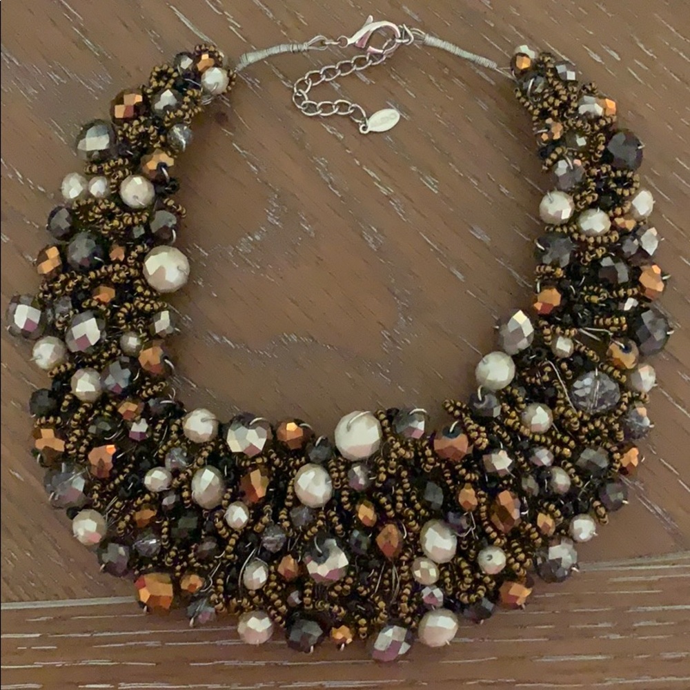 BEADED COLLAR NECKLACE